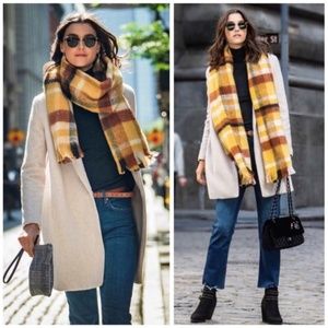 ONLY 2 LEFTClearance Plaid scarf/ready for anytime
